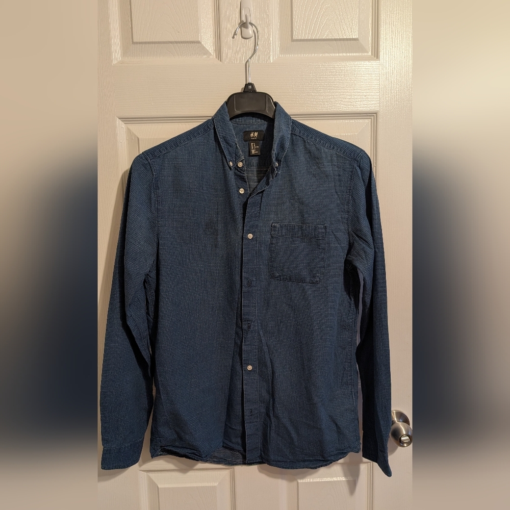 H&M Men's Casual Navy Button Down Shirt